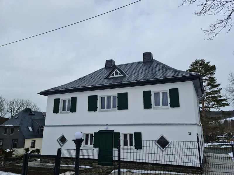 Die Pension von der Straße aus